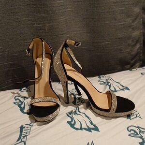 Forever Collectibles Black and Silver Heels